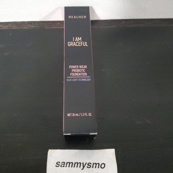 REALHER Power Wear Probiotic Foundation in I AM GRACEFUL 1.2 fl Oz NIB - Picture 1 of 3